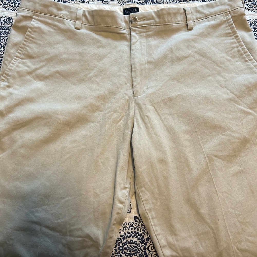 Men’s Khaki Dockers